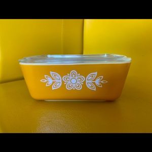 Pyrex Butterfly Gold Butter Fridge Dish